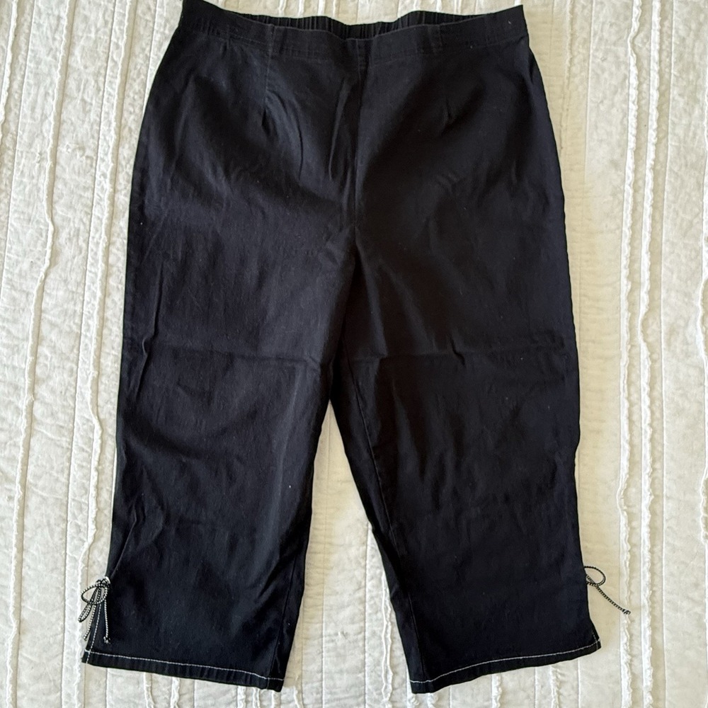 Croft & Barrow Womens Pull On Skimmer Shorts L Black Elastic Waist Capri Pants
